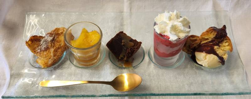 ou déguster un café gourmand maison entre amis ou en famille